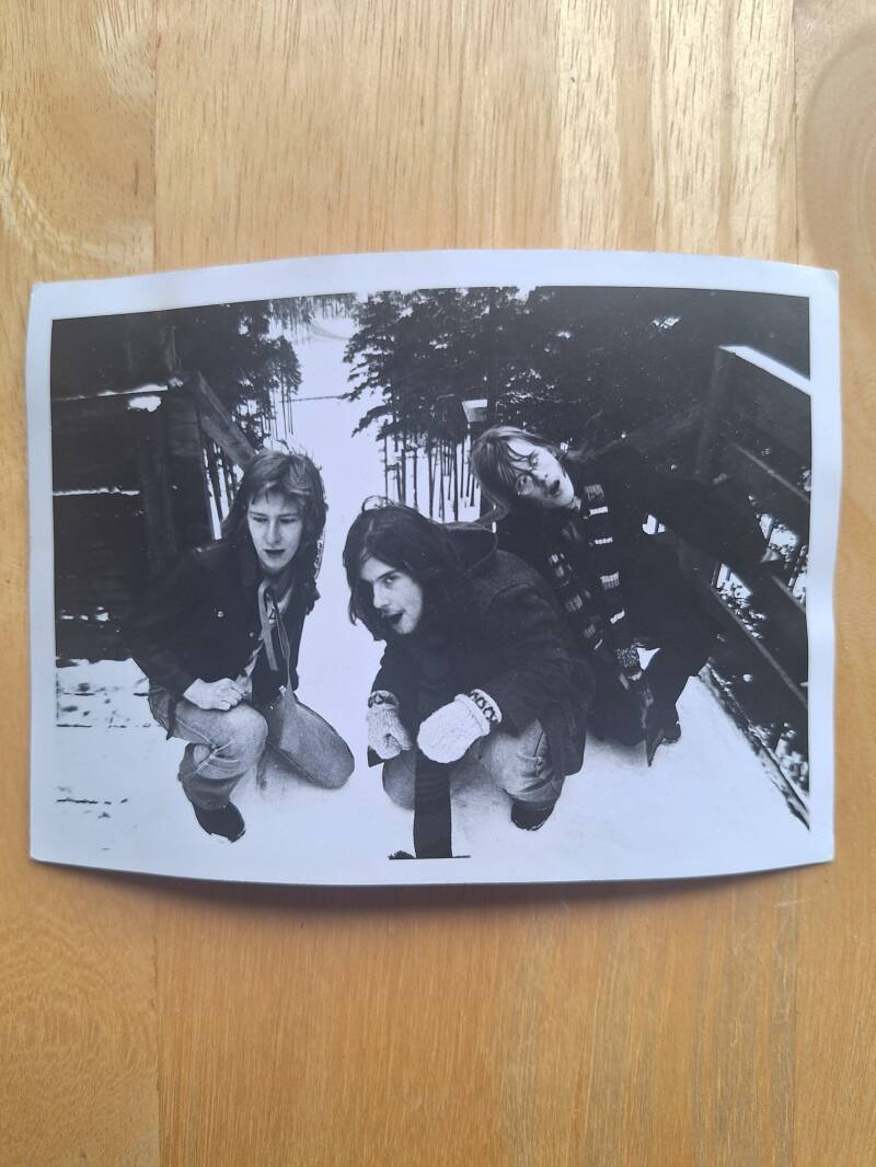 Kollaa Kestää - Yllätys tämä on kaksi(2)puolinen levy!!...1978. PIS 004.(VG+) Mukana myös valokuva! - Image 3